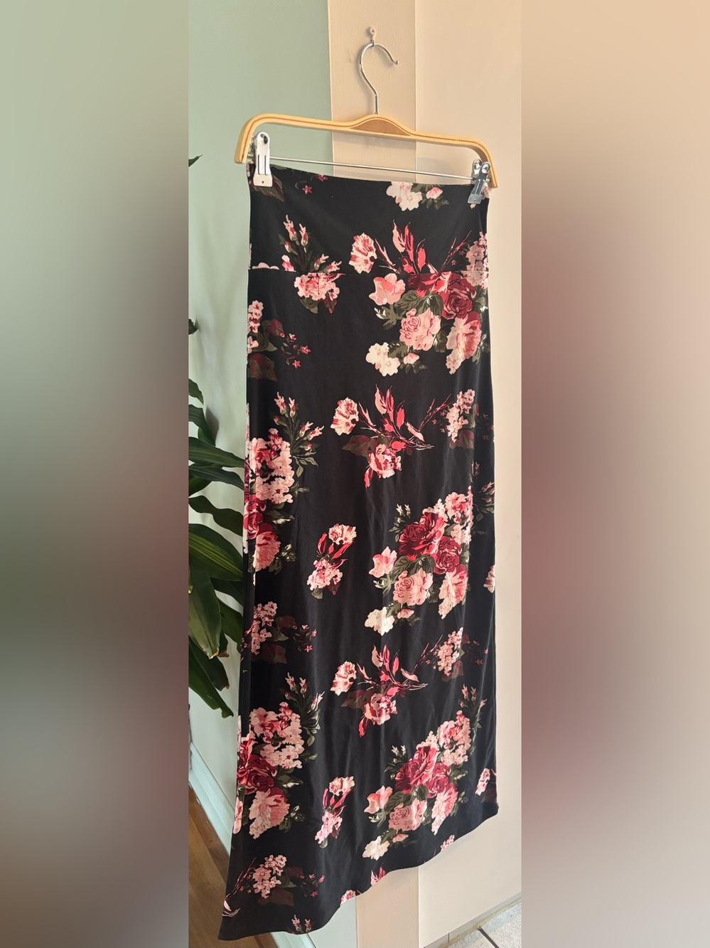 Ardene Black Maxi Skirt with Pink & Burgundy Floral Print